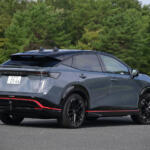 【画像】重いEVなのにビュンビュン曲がる……けどNISMOモードはやりすぎ!?　ドリキンがアリア＆リーフNISMOの走りに感じた本気度【土屋圭市 峠賛歌】 〜 画像12