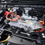 【画像】重いEVなのにビュンビュン曲がる……けどNISMOモードはやりすぎ!?　ドリキンがアリア＆リーフNISMOの走りに感じた本気度【土屋圭市 峠賛歌】 〜 画像24