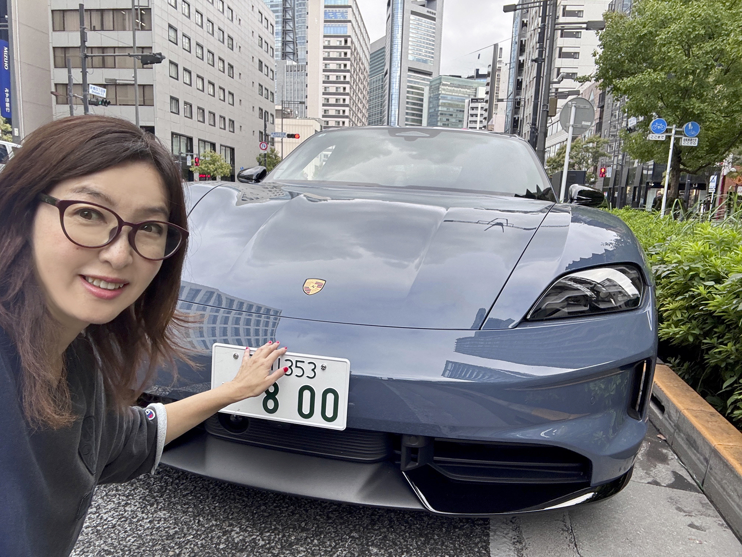 ポルシェ・4ブラックエディションと吉田由美さん 〜 画像1