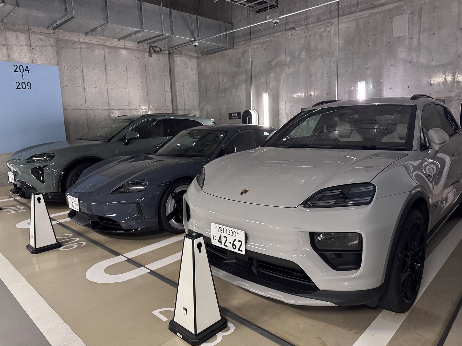 ポルシェ・マカンとタイカンとカイエン 〜 画像2