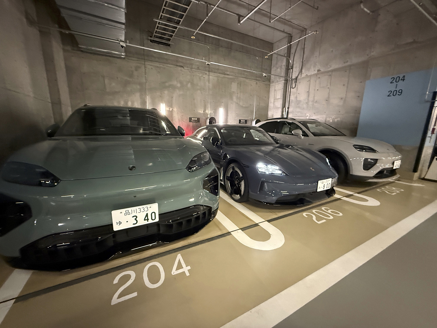 ポルシェ・カイエンとタイカンとマカン