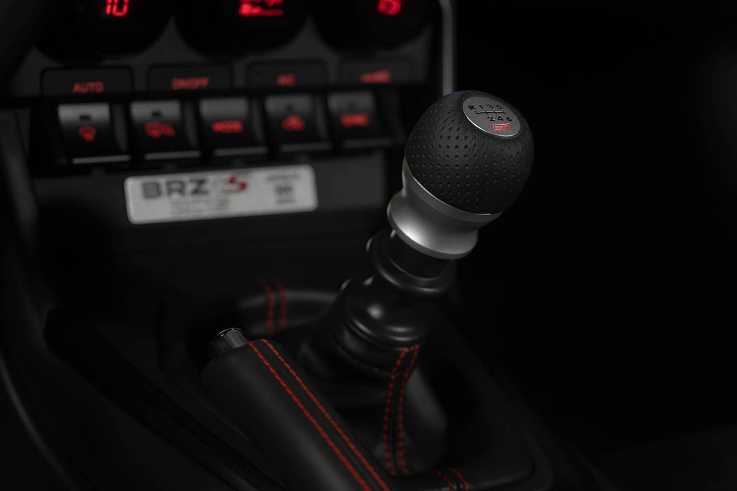 スバルがWRXとBRZの米国上陸を記念した限定モデル「GD25」「ZC15」を発表 〜 画像6