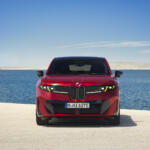 【画像】BMWの新型EVクーペSUV「iX4」世界初公開！　 800km超の航続距離と612馬力を実現 〜 画像47