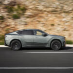 【画像】BMWの新型EVクーペSUV「iX4」世界初公開！　 800km超の航続距離と612馬力を実現 〜 画像50