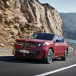【画像】BMWの新型EVクーペSUV「iX4」世界初公開！　 800km超の航続距離と612馬力を実現 〜 画像64