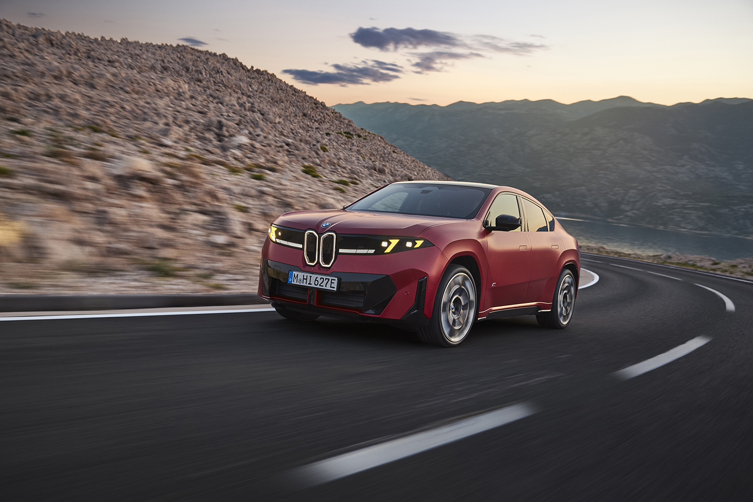 BMWのノイエクラッセ第3弾「iX4」が世界初公開 〜 画像72
