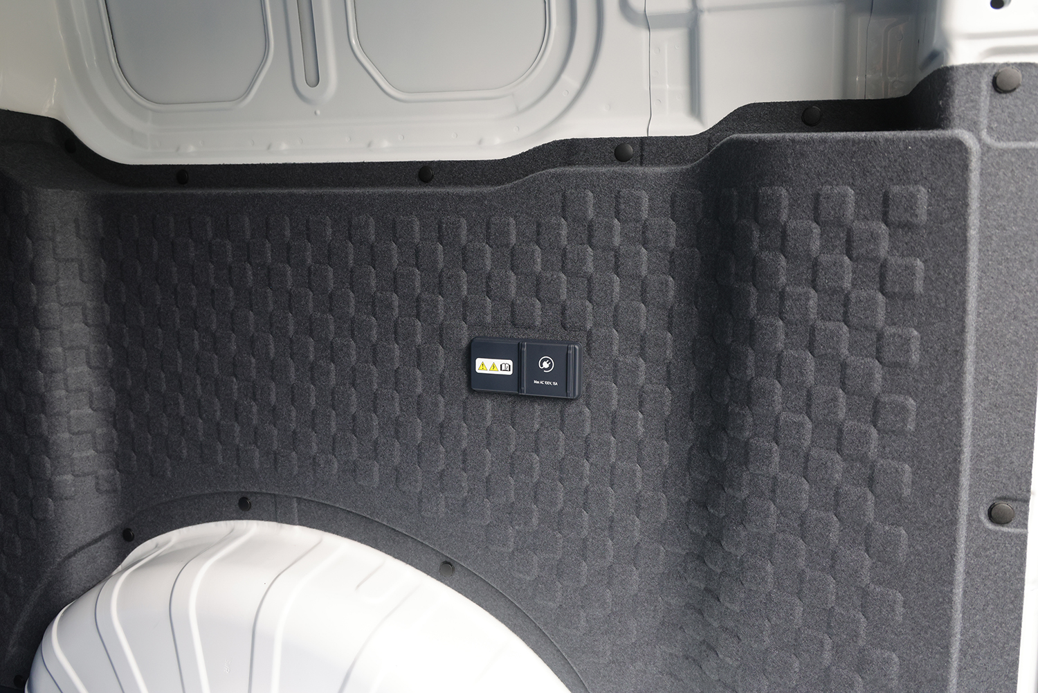 KIA日本市場に提案する新しい電動バン「PV5」に試乗 〜 画像10