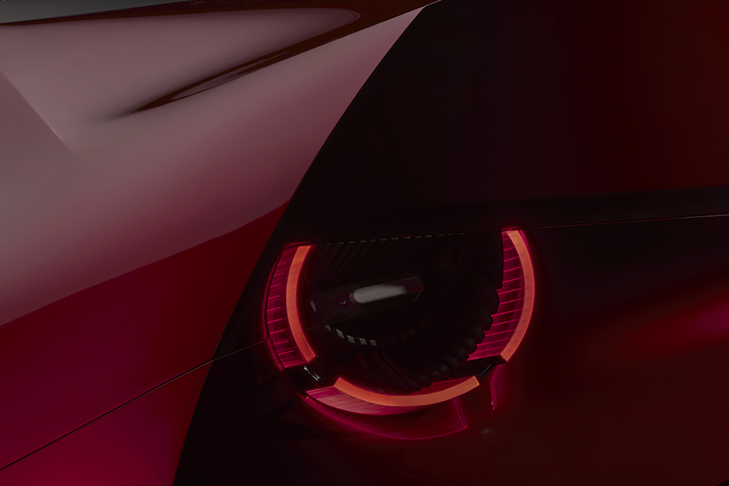 アルファロメオの新たなコンセプトカー「クオーレロッソ」が世界初公開 〜 画像2