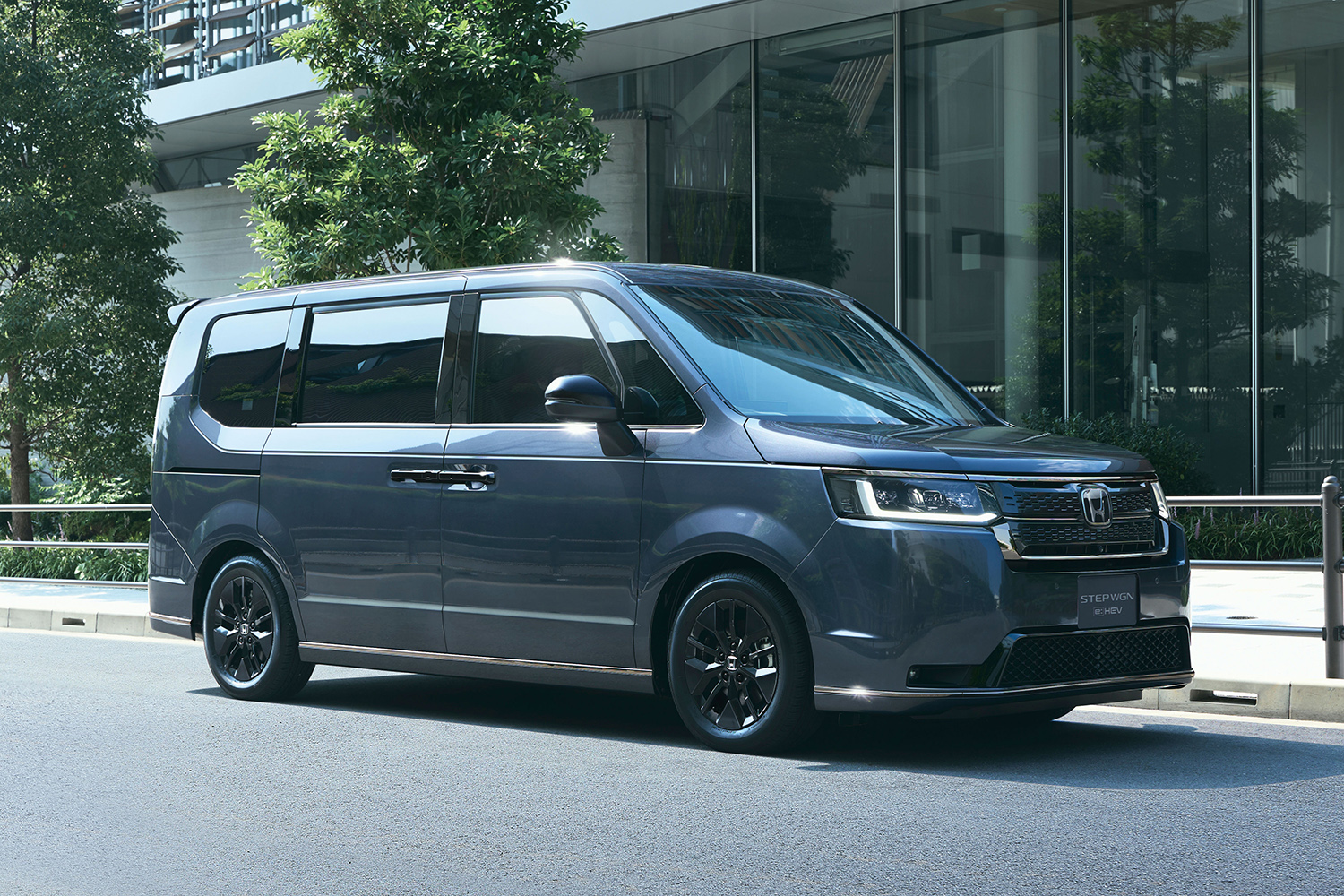 ホンダ・ステップワゴンに特別仕様車「BLACK EDITION」登場 〜 画像15