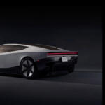 【画像】テスラの最新スーパーカーはロケット噴射で空を飛ぶ！　新型「ロードスター」はファンで路面に吸いつきスラスターで宙に浮く 〜 画像2