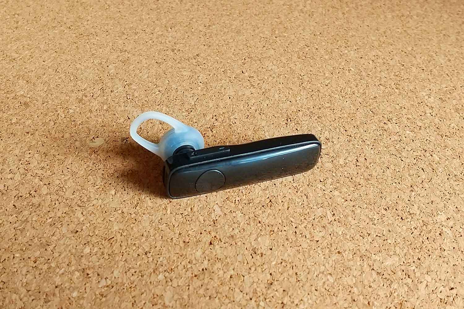 片耳だけのイヤホン