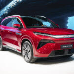 【画像】たった９分で充電満タンの衝撃！　BYDが爆速「フラッシュ充電」を搭載したSUV「ATTO 8」を世界初公開 〜 画像4