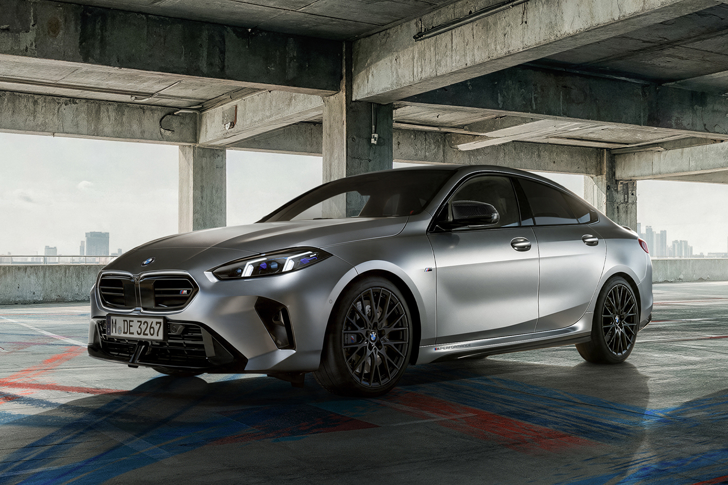 M235 xDrive グラン クーペ Apex Edition フローズン・ピュア・グレー
