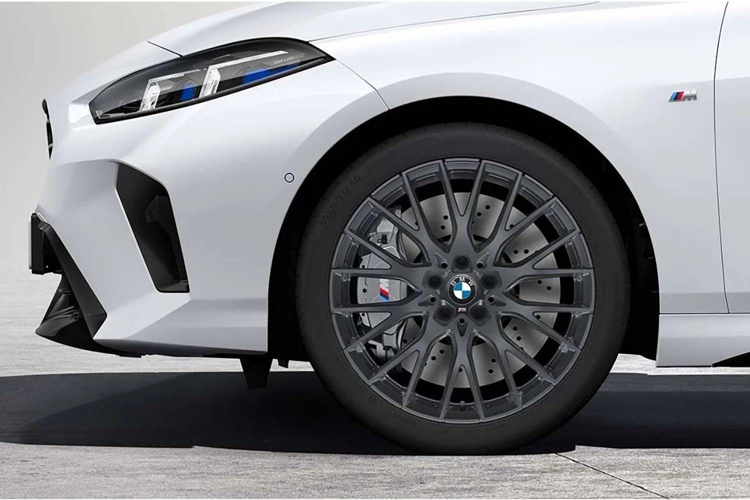 BMW、M135 xDriveとM235 xDriveに特別仕様「Apex Edition」を設定