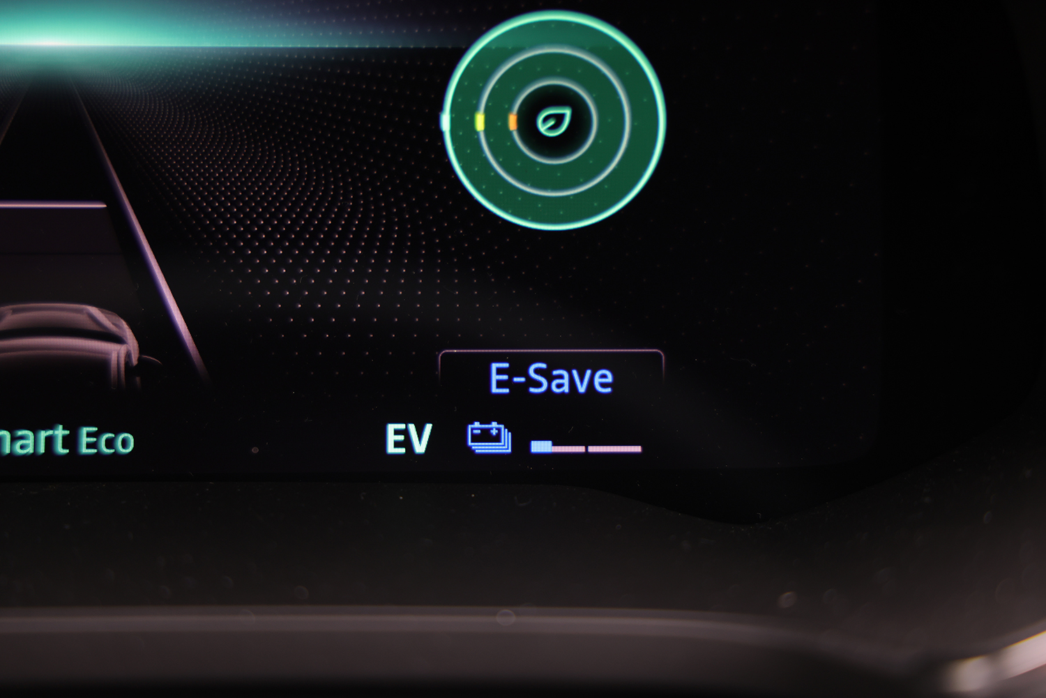 大幅進化したルノー「キャプチャー E-TECH」に試乗 〜 画像14