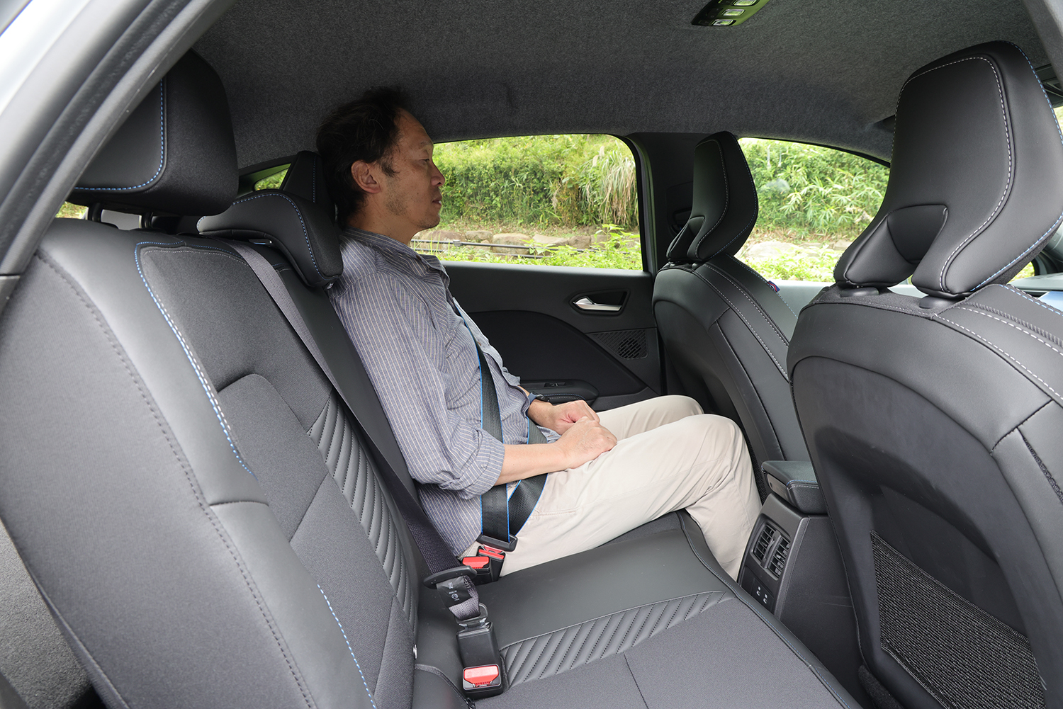 大幅進化したルノー「キャプチャー E-TECH」に試乗 〜 画像35