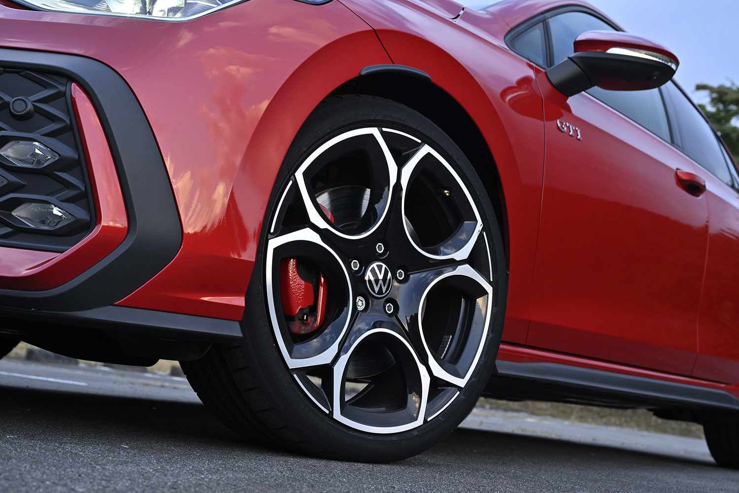 ゴルフGTIとゴルフRをサーキットで比較試乗 〜 画像8
