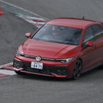 【画像】【試乗】安定して速い「R」と軽快さが光る「GTI」。同じゴルフでも“まるで別物”なハイパフォーマンス2台をサーキットで比較 〜 画像56