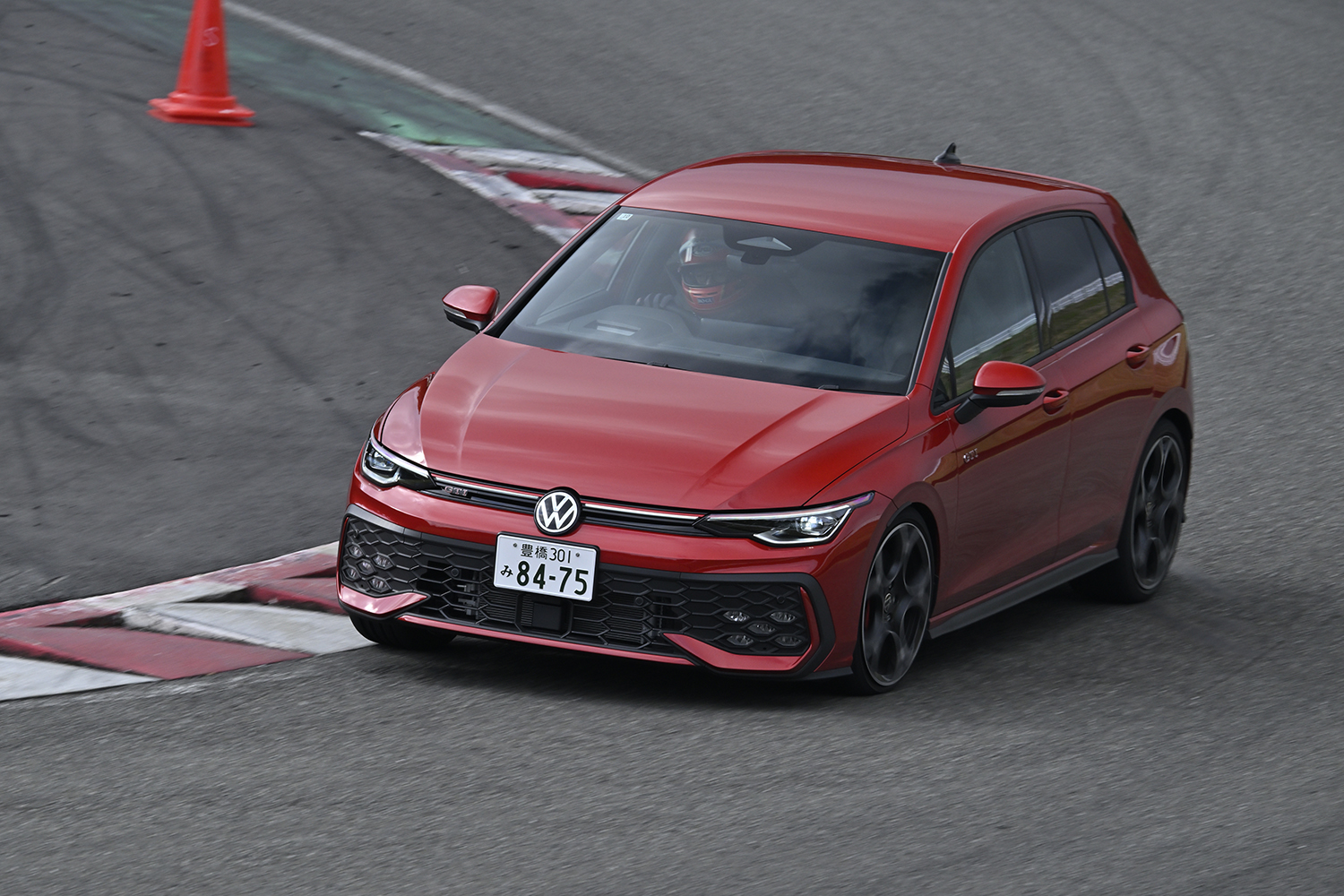 ゴルフGTIとゴルフRをサーキットで比較試乗 〜 画像56