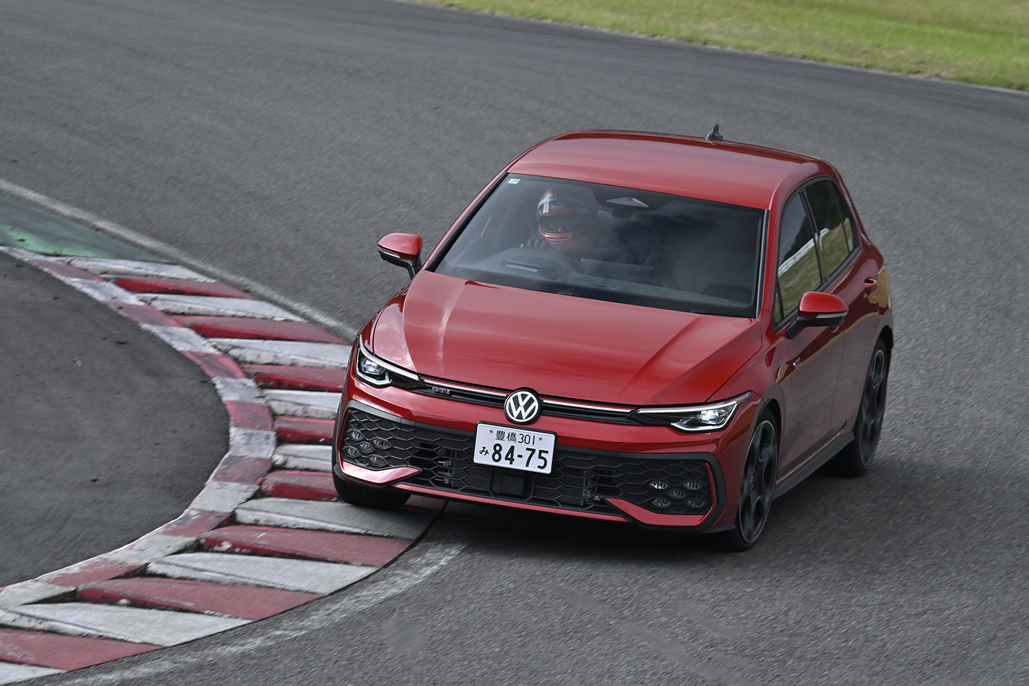 ゴルフGTIとゴルフRをサーキットで比較試乗 〜 画像57
