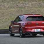 【画像】【試乗】安定して速い「R」と軽快さが光る「GTI」。同じゴルフでも“まるで別物”なハイパフォーマンス2台をサーキットで比較 〜 画像53