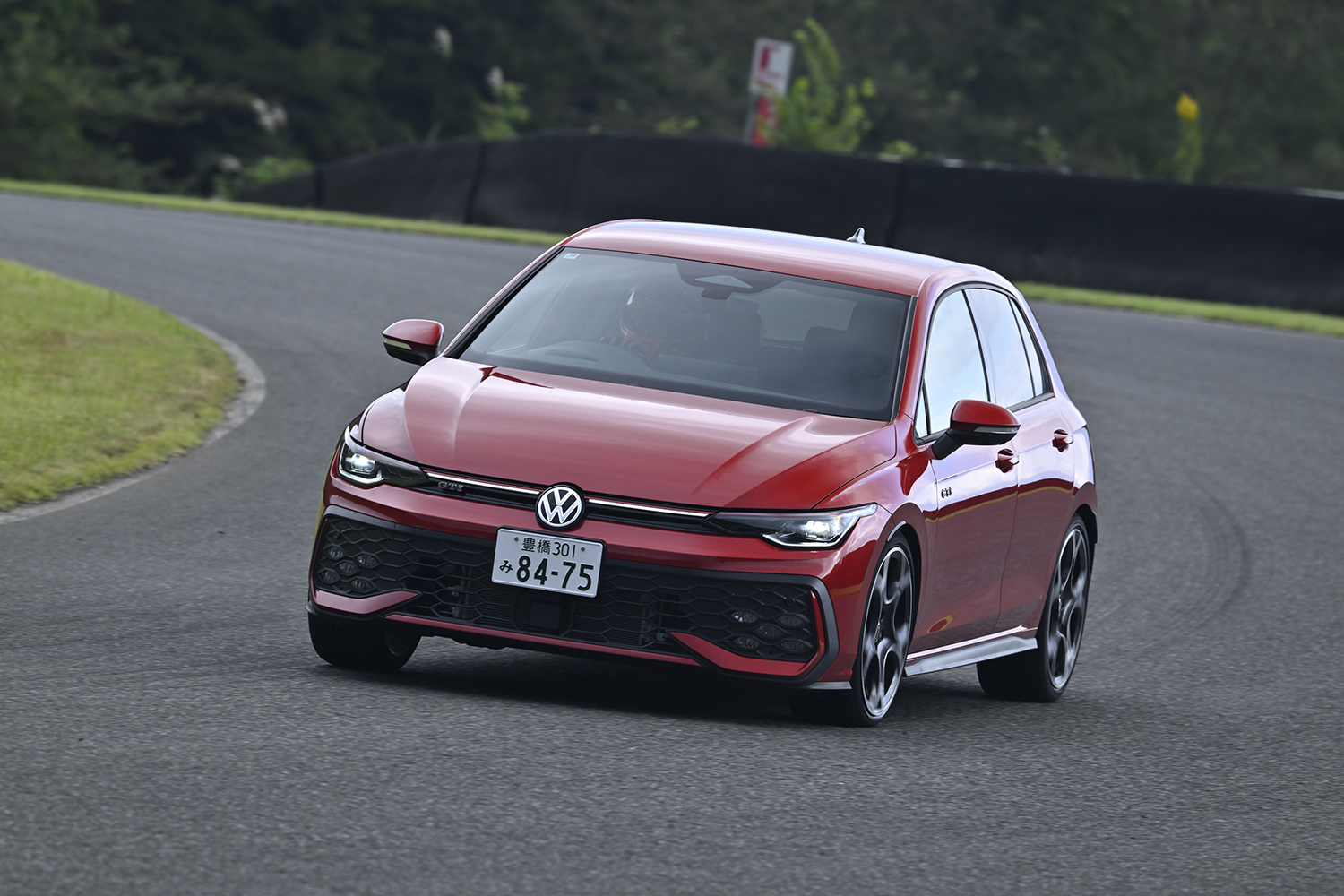 フォルクスワーゲン・ゴルフGTI コーナリング