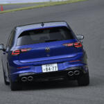 【画像】【試乗】安定して速い「R」と軽快さが光る「GTI」。同じゴルフでも“まるで別物”なハイパフォーマンス2台をサーキットで比較 〜 画像48