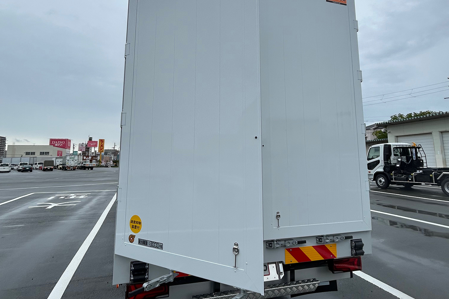 トラックの荷台に秘められた使いやすさを追求した扉やリフトの工夫 〜 画像6