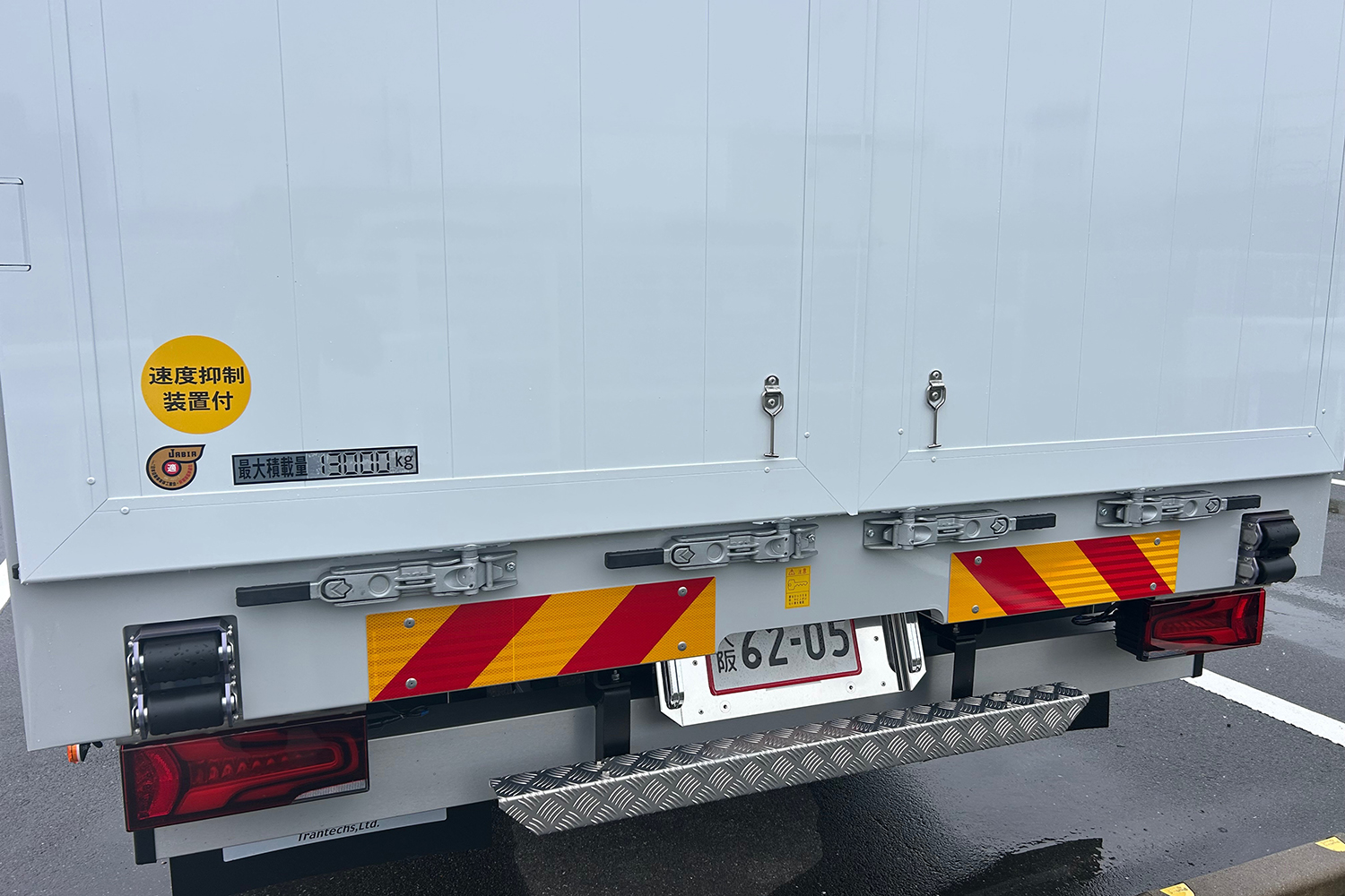 トラックの荷台に秘められた使いやすさを追求した扉やリフトの工夫 〜 画像8